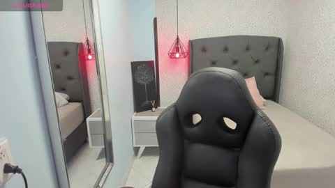 Snapshot of sharonblake5 chatting on 10-27-25, 12:20 M A G N O  online show from 10-27-25, 12:20