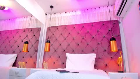 Snapshot of sharonn___ chatting on 01-11-25, 07:06 Sharon online show from 01-11-25, 07:06