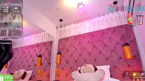 Snapshot of sharonn___ chatting on 01-18-25, 06:34 Sharon online show from 01-18-25, 06:34