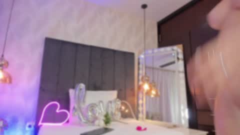 Snapshot of sharonn___ chatting on 02-05-25, 07:07 Sharon online show from 02-05-25, 07:07