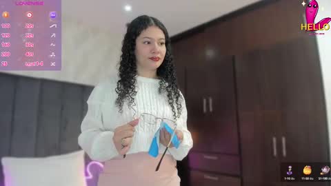 Snapshot of sharonn___ chatting on 02-13-25, 03:29 Sharon online show from 02-13-25, 03:29