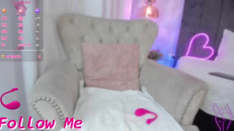 Snapshot of sharonn___ chatting on 02-25-25, 06:58 Sharon online show from 02-25-25, 06:58