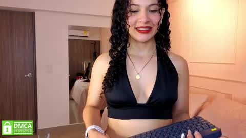 Snapshot of sharonn___ chatting on 10-24-25, 04:09 Sharon online show from 10-24-25, 04:09