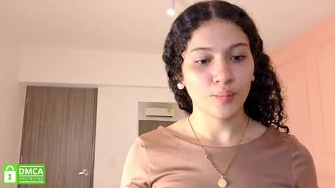 Snapshot of sharonn___ chatting on 11-01-25, 04:03 Sharon online show from 11-01-25, 04:03