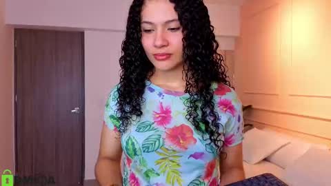 Snapshot of sharonn___ chatting on 11-07-25, 04:23 Sharon online show from 11-07-25, 04:23