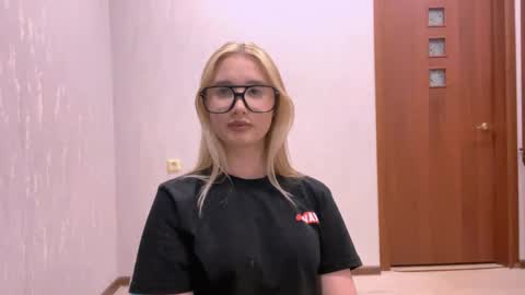 Snapshot of sharonpexton chatting on 05-19-26, 05:30 Anita online show from 05-19-26, 05:30