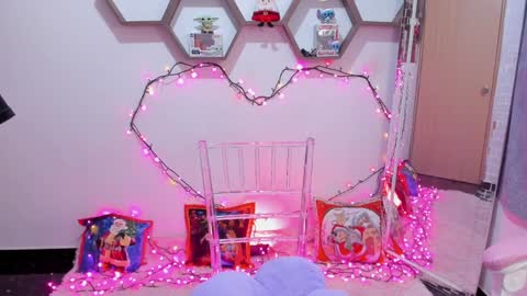 Sharon online show from 12-22-24, 01:34