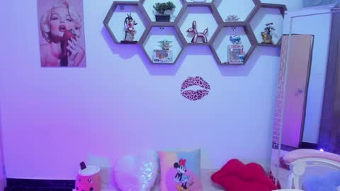 Snapshot of sharonsander1 chatting on 04-02-26, 11:35 Sharon online show from 04-02-26, 11:35