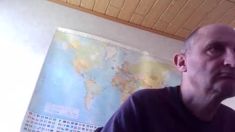 Snapshot of sharpshoder chatting on 09-18-25, 11:45 Peter online show from 09-18-25, 11:45