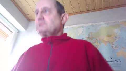 Snapshot of sharpshoder chatting on 12-04-25, 11:52 Peter online show from 12-04-25, 11:52