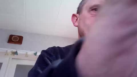 Snapshot of sharpshoder chatting on 12-15-25, 11:14 Peter online show from 12-15-25, 11:14