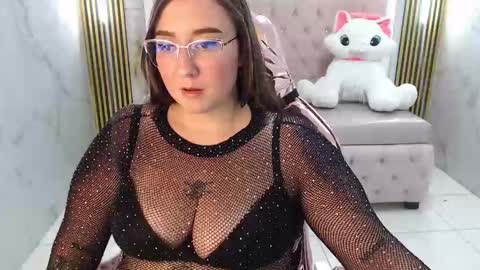 Snapshot of sharyth19_s chatting on 03-06-26, 08:27 Sharyth online show from 03-06-26, 08:27