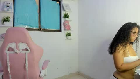 loraine online show from 10-21-25, 09:04