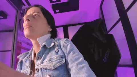 Snapshot of shaunadream chatting on 09-13-25, 04:01 Lady Shauna online show from 09-13-25, 04:01