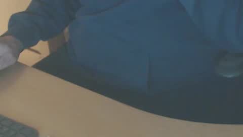 Snapshot of shaved164 chatting on 02-18-25, 09:53 Frans online show from 02-18-25, 09:53