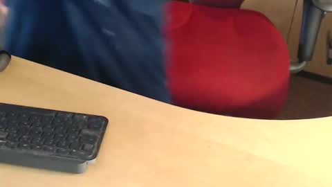 Snapshot of shaved164 chatting on 02-27-26, 10:04 Frans online show from 02-27-26, 10:04