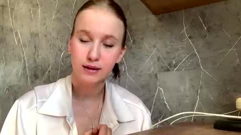 Anny online show from 06-11-26, 08:12