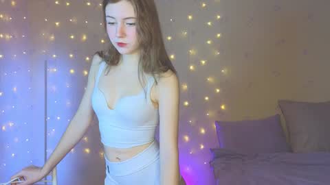 Snapshot of shawty_girl_ chatting on 12-12-24, 03:37 Sonya online show from 12-12-24, 03:37