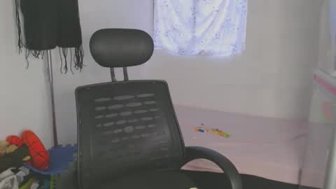 Snapshot of shayna_cute chatting on 05-08-26, 10:59 Shayna online show from 05-08-26, 10:59