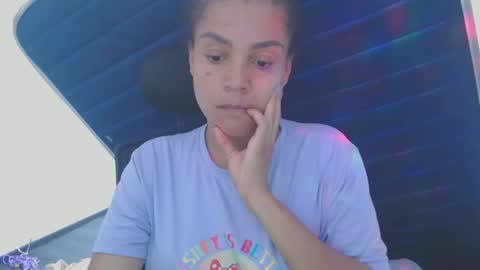 Snapshot of shayna_cute chatting on 05-25-26, 07:20 Shayna online show from 05-25-26, 07:20