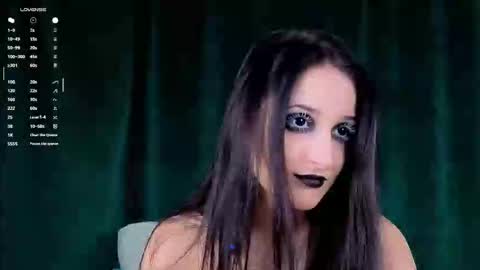 Snapshot of sheenagear chatting on 10-10-25, 01:10 sheenagear online show from 10-10-25, 01:10