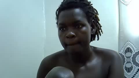 Snapshot of shees_sweet chatting on 05-30-26, 08:44 shees_sweet online show from 05-30-26, 08:44