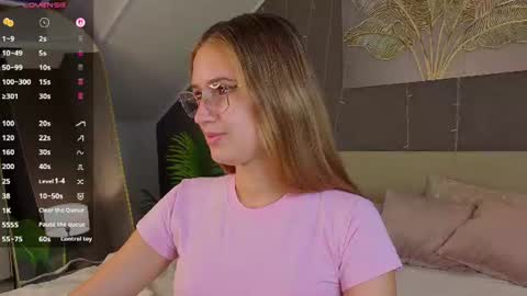 Amely online show from 07-20-26, 09:23