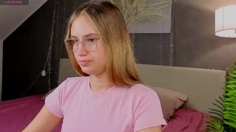 Amely online show from 07-24-26, 09:07