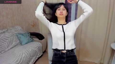 Snapshot of sheilafreman chatting on 12-17-24, 04:56 Sheila online show from 12-17-24, 04:56