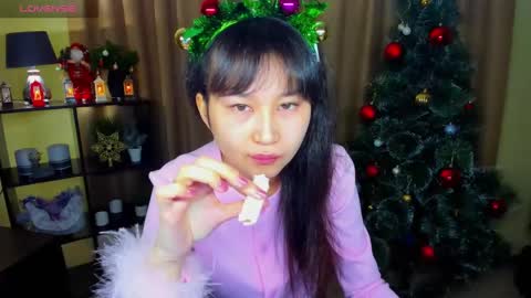 Snapshot of sheilafreman chatting on 12-28-24, 04:41 Sheila online show from 12-28-24, 04:41