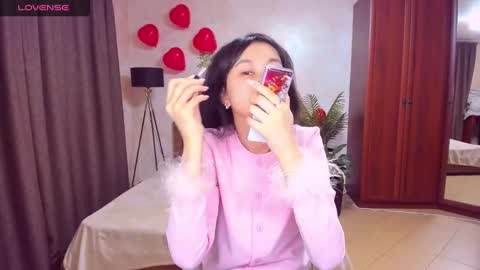 Snapshot of sheilafreman chatting on 02-12-25, 04:23 Sheila online show from 02-12-25, 04:23