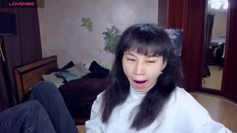 Snapshot of sheilafreman chatting on 10-20-25, 04:35 Sheila online show from 10-20-25, 04:35