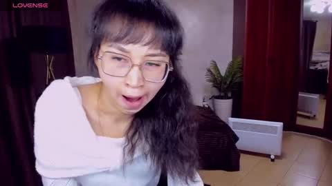 Snapshot of sheilafreman chatting on 11-12-25, 05:30 Sheila online show from 11-12-25, 05:30