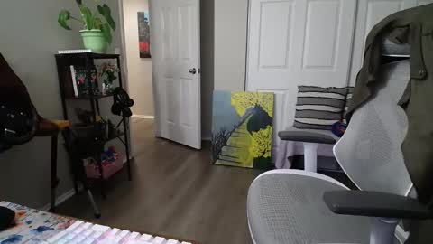 Snapshot of sheilyn_smith chatting on 10-28-25, 02:59 sheilyn_smith online show from 10-28-25, 02:59