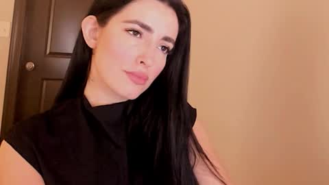 Snapshot of sheisallthat chatting on 11-18-25, 12:16 sheisallthat online show from 11-18-25, 12:16