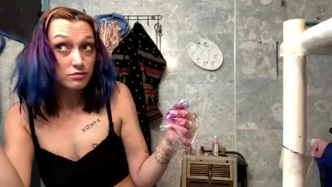 Shelby holes online show from 11-20-25, 10:37