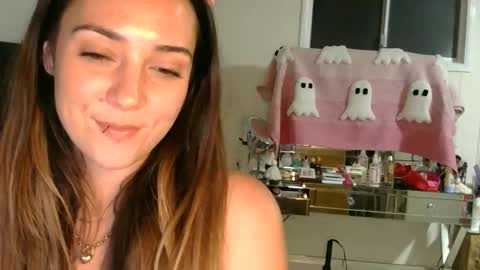 Snapshot of shelikesrbs chatting on 11-11-25, 12:27 Rbgirl online show from 11-11-25, 12:27