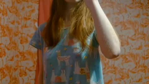 Snapshot of shelikessoymilk chatting on 12-07-24, 03:36 Erika online show from 12-07-24, 03:36