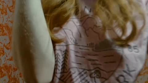 Snapshot of shelikessoymilk chatting on 12-25-24, 12:16 Erika online show from 12-25-24, 12:16