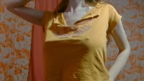 Snapshot of shelikessoymilk chatting on 01-16-25, 03:23 Erika online show from 01-16-25, 03:23