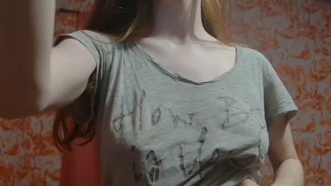 Snapshot of shelikessoymilk chatting on 02-12-25, 03:18 Erika online show from 02-12-25, 03:18