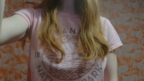 Snapshot of shelikessoymilk chatting on 02-18-25, 04:04 Erika online show from 02-18-25, 04:04