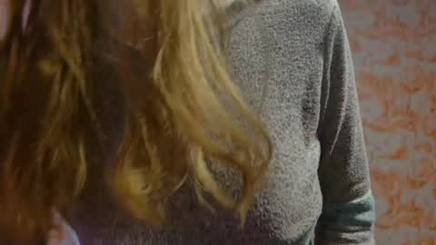 Snapshot of shelikessoymilk chatting on 02-23-25, 08:22 Erika online show from 02-23-25, 08:22