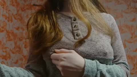 Snapshot of shelikessoymilk chatting on 02-24-25, 03:23 Erika online show from 02-24-25, 03:23