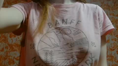 Snapshot of shelikessoymilk chatting on 03-06-25, 03:35 Erika online show from 03-06-25, 03:35