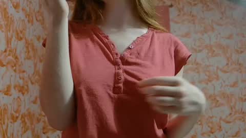 Snapshot of shelikessoymilk chatting on 09-10-25, 01:16 Erika online show from 09-10-25, 01:16