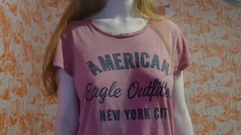 Snapshot of shelikessoymilk chatting on 09-30-25, 08:25 Erika online show from 09-30-25, 08:25