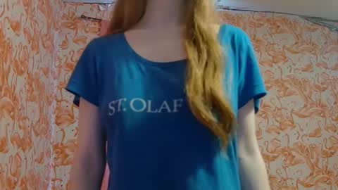 Snapshot of shelikessoymilk chatting on 10-16-25, 05:58 Erika online show from 10-16-25, 05:58