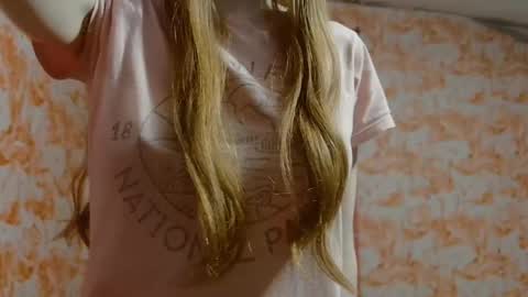 Snapshot of shelikessoymilk chatting on 11-22-25, 03:49 Erika online show from 11-22-25, 03:49