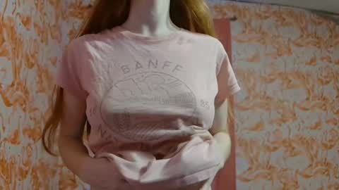 Snapshot of shelikessoymilk chatting on 11-22-25, 09:58 Erika online show from 11-22-25, 09:58